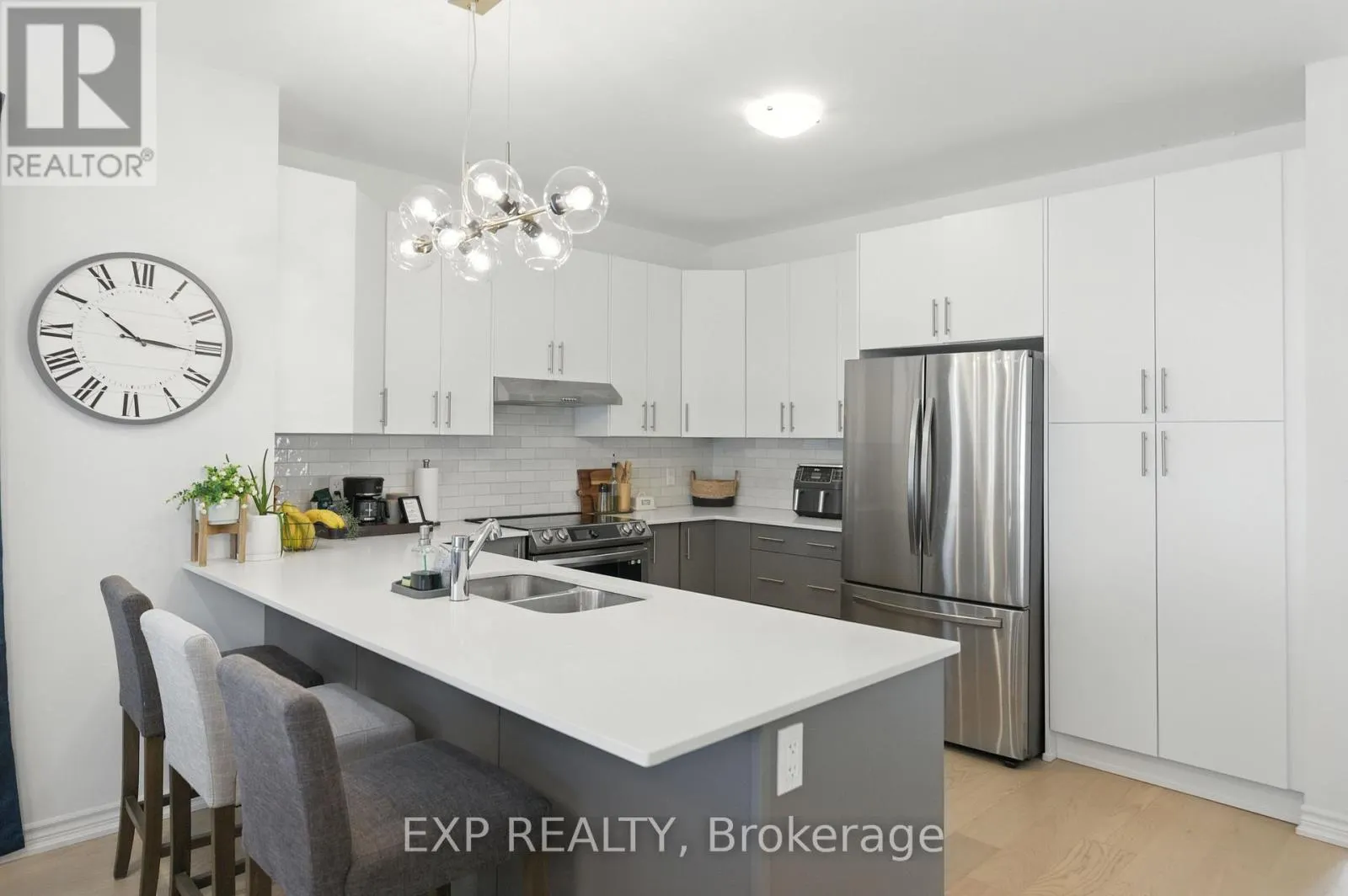 202 DOWSLEY CRESCENT