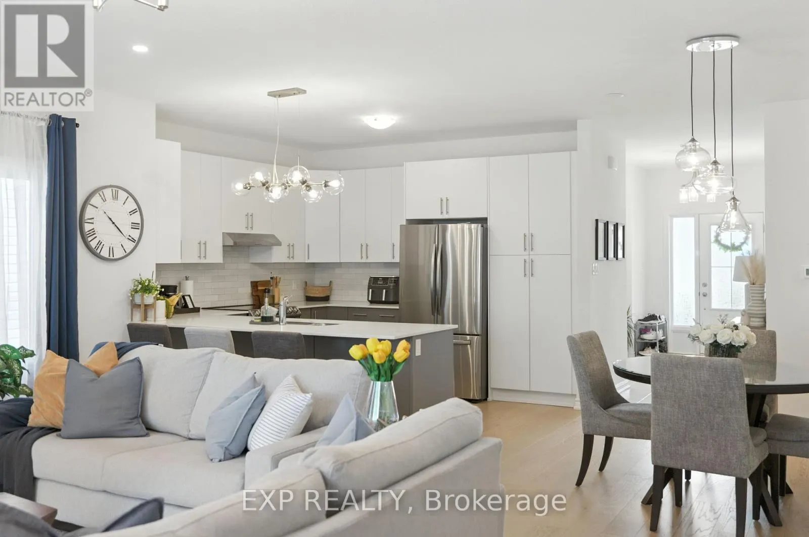 202 DOWSLEY CRESCENT