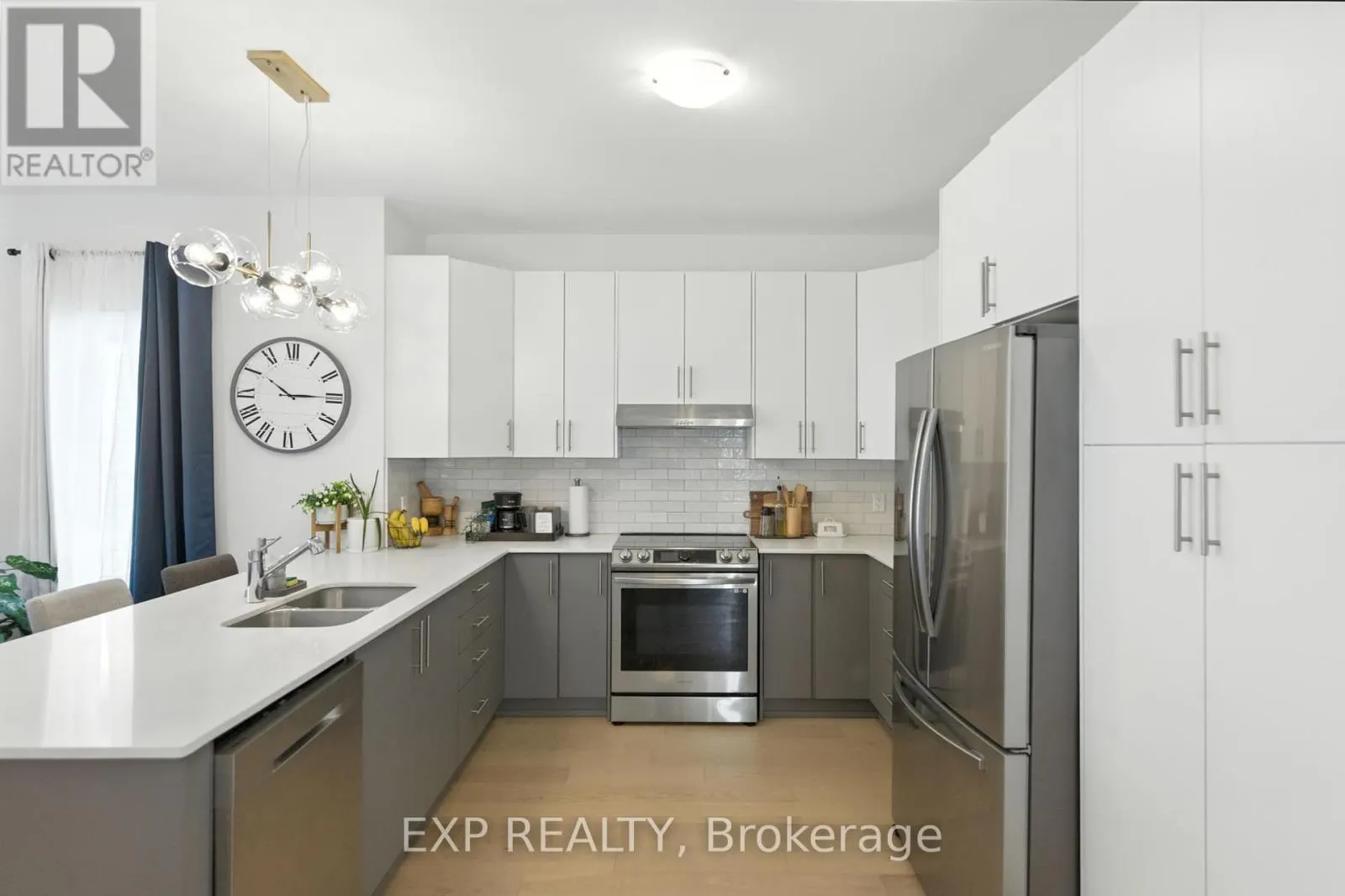 202 DOWSLEY CRESCENT