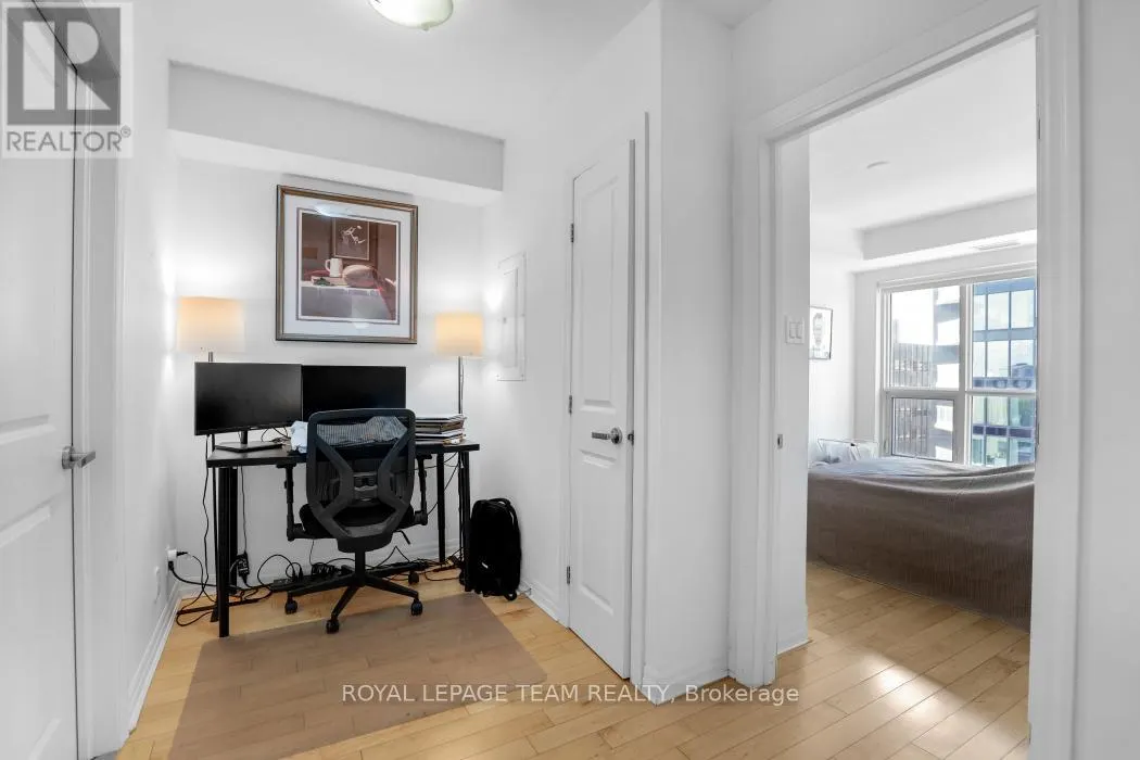 1303 - 242 RIDEAU STREET
