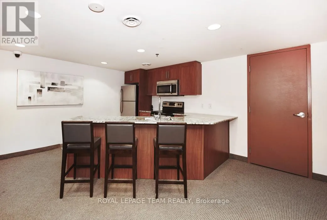1303 - 242 RIDEAU STREET