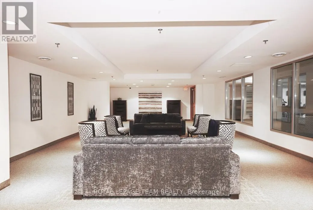 1303 - 242 RIDEAU STREET