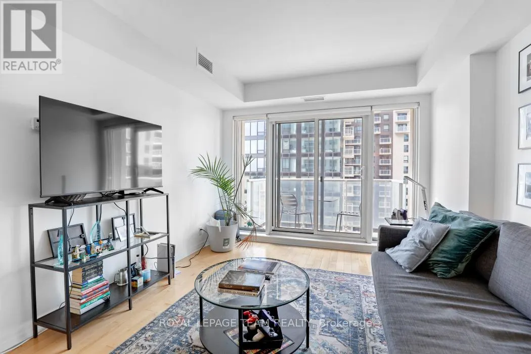 1303 - 242 RIDEAU STREET