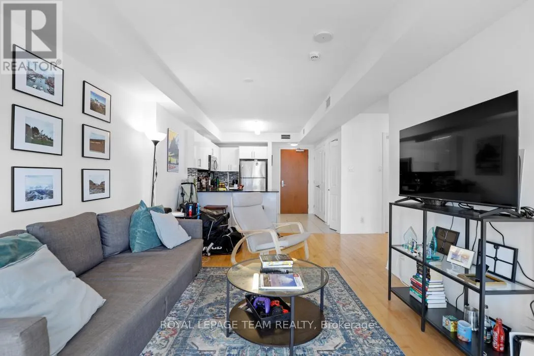 1303 - 242 RIDEAU STREET