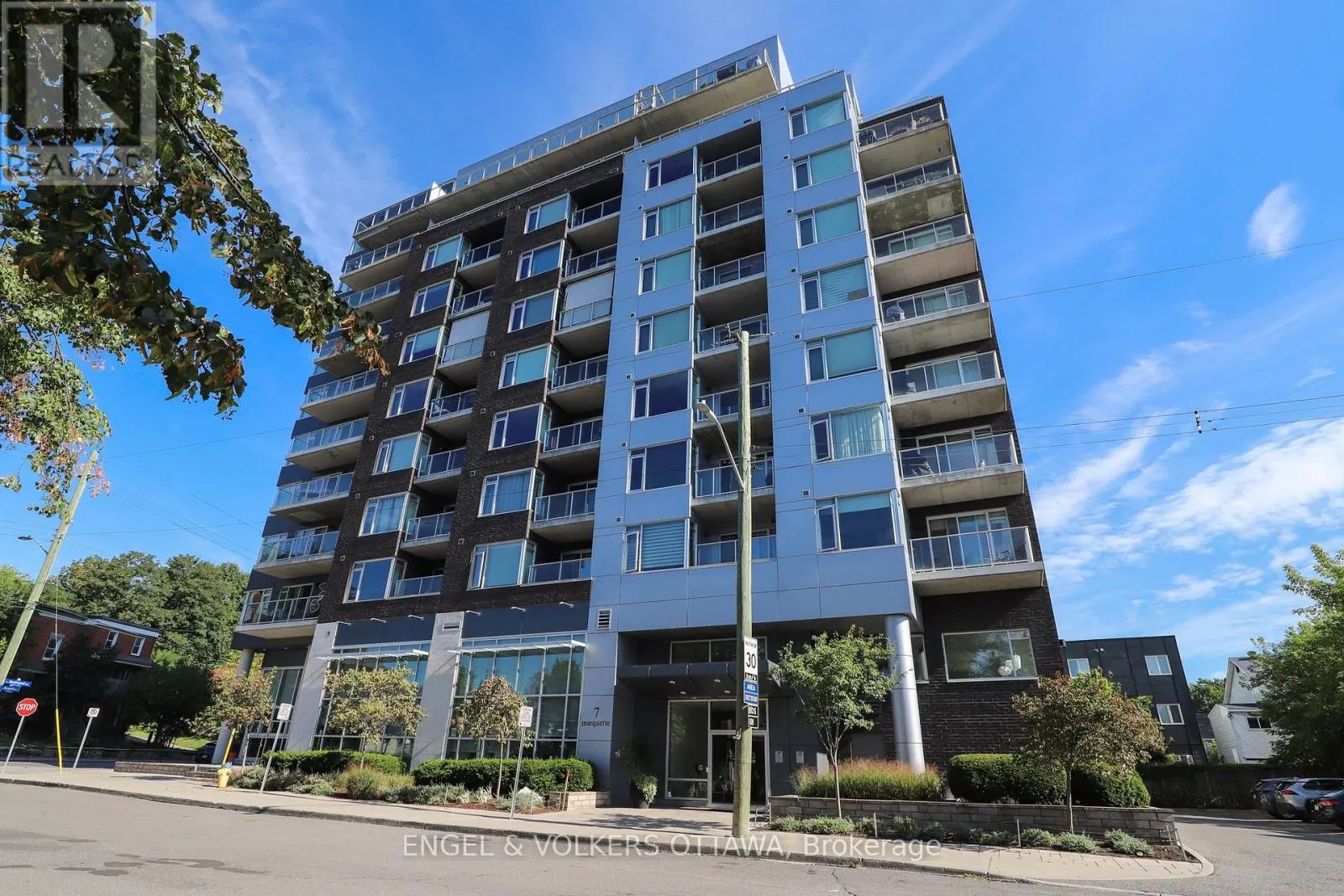 813 - 7 MARQUETTE AVENUE