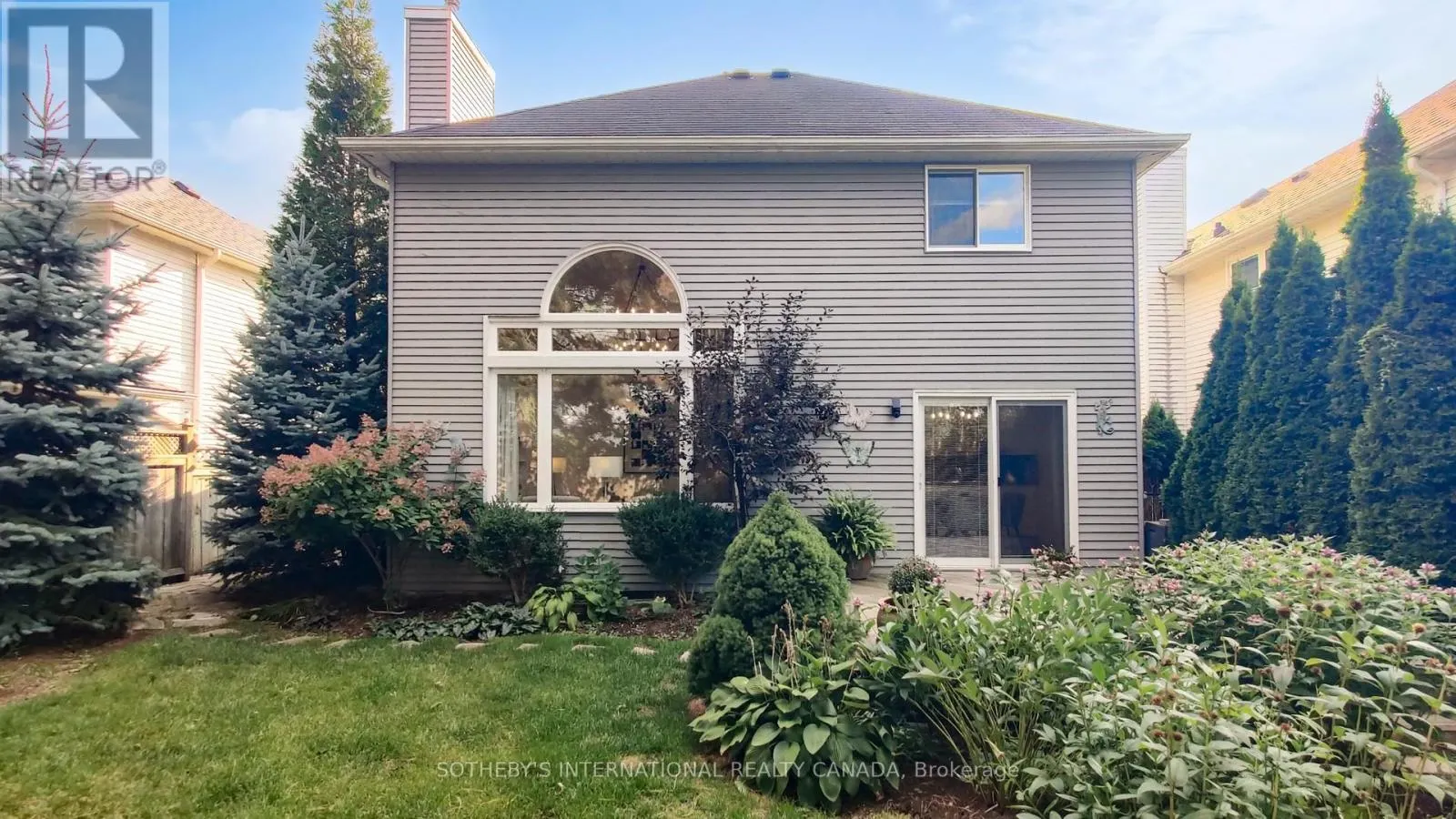 218 DORCHESTER PLACE