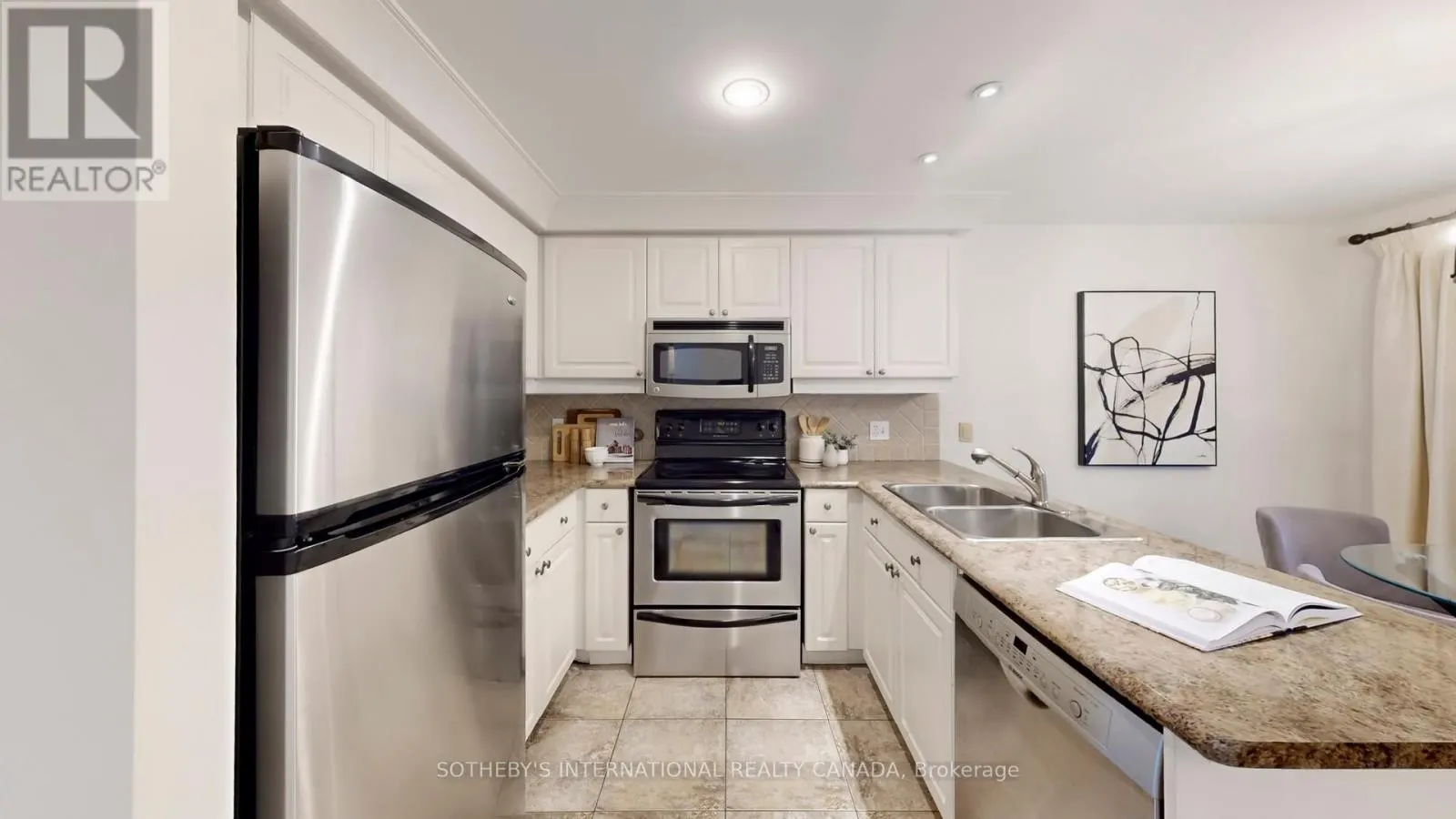 218 DORCHESTER PLACE