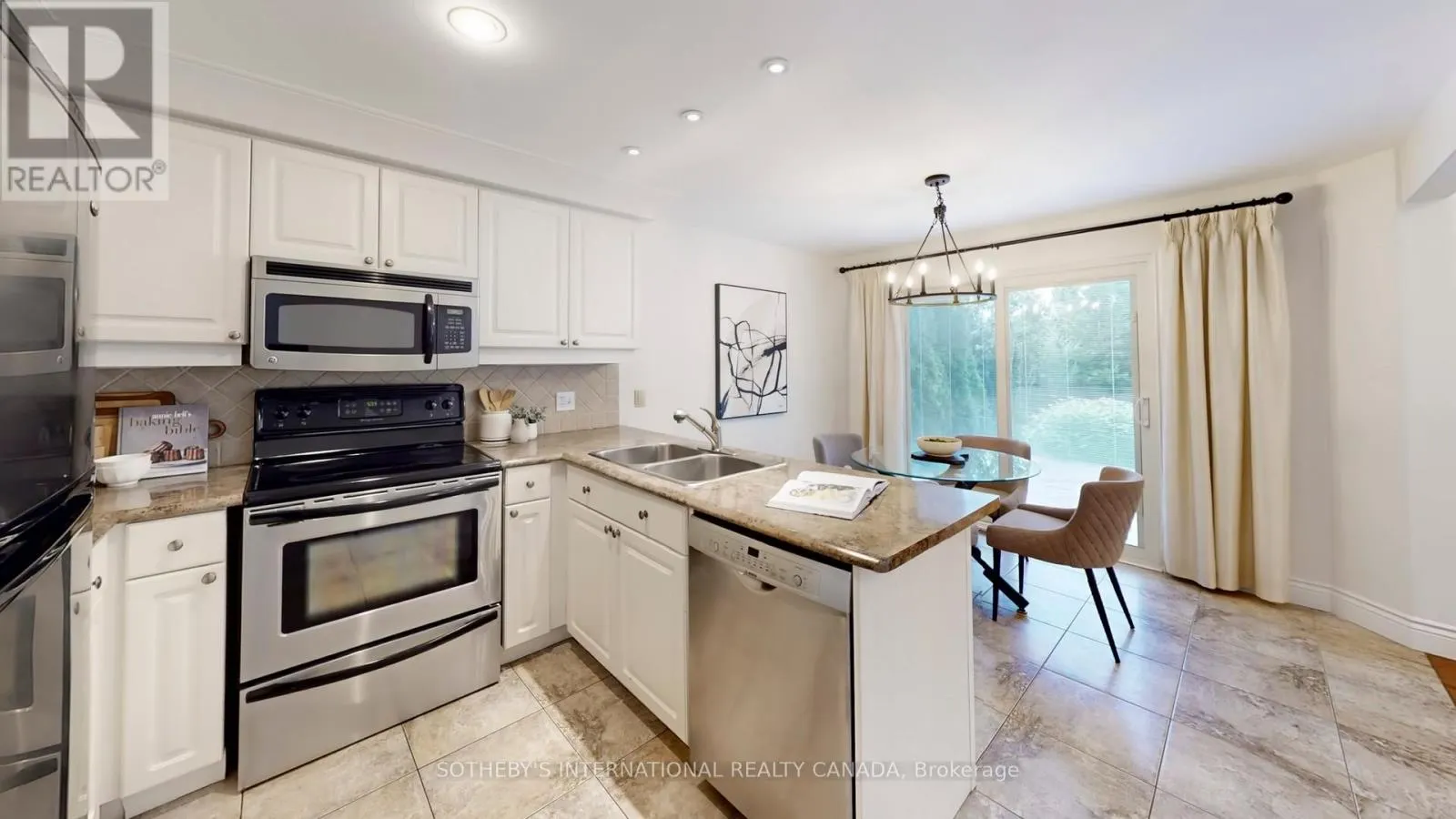 218 DORCHESTER PLACE