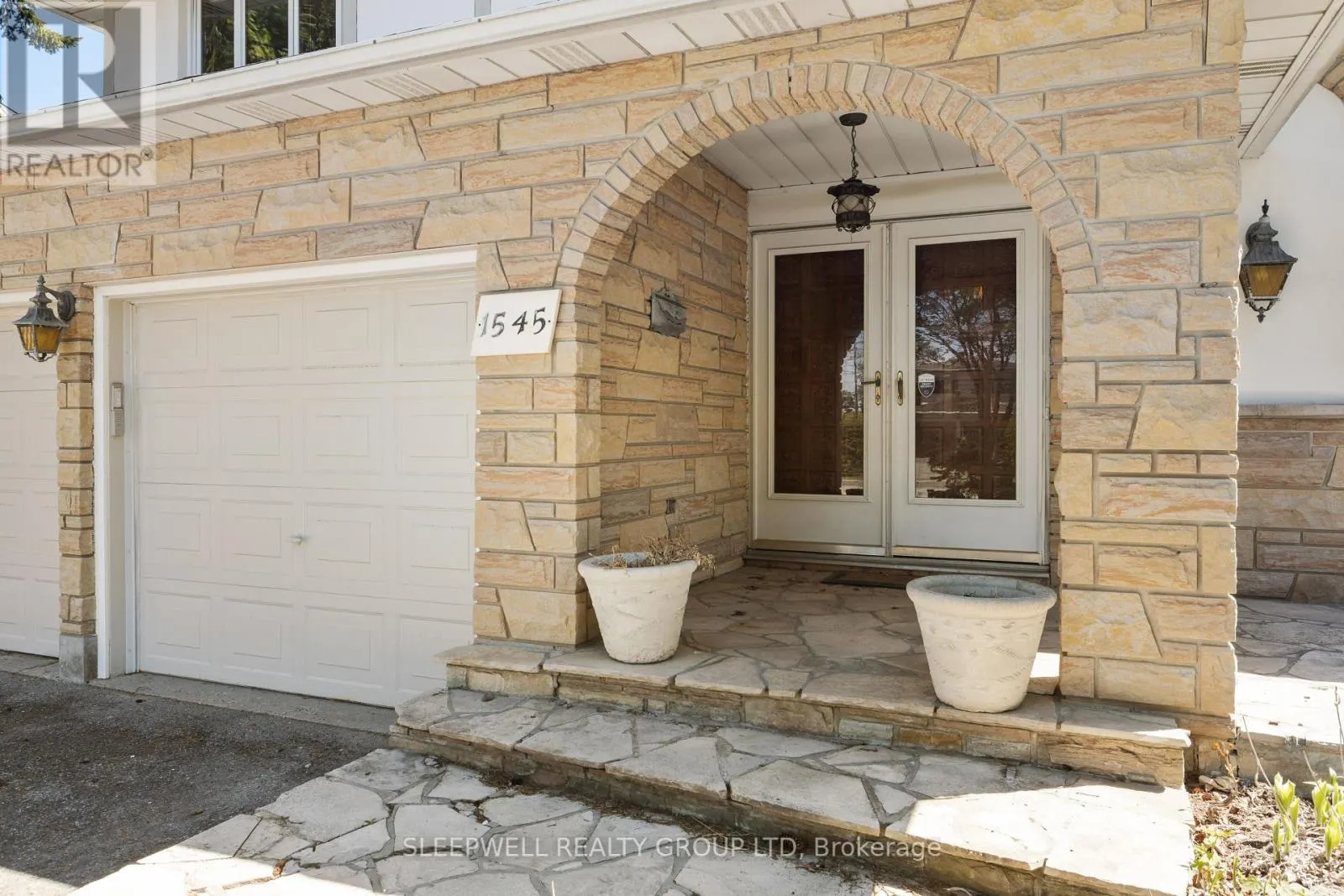 1545 PRINCE OF WALES DRIVE