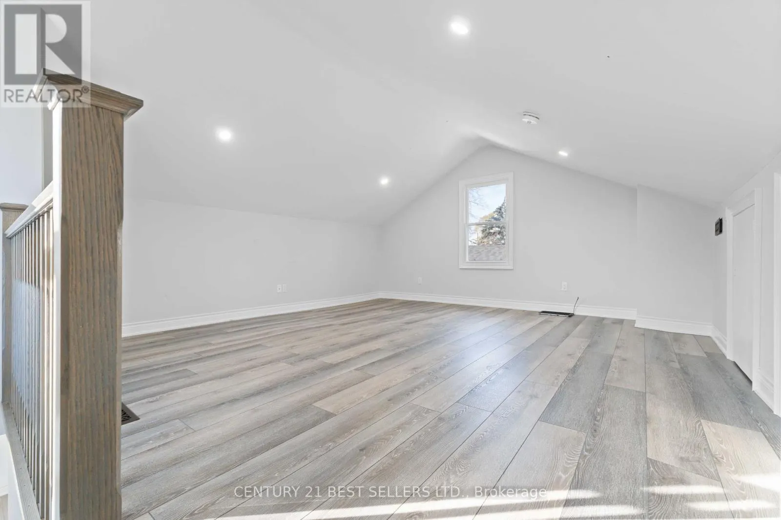 599 BEACH BOULEVARD