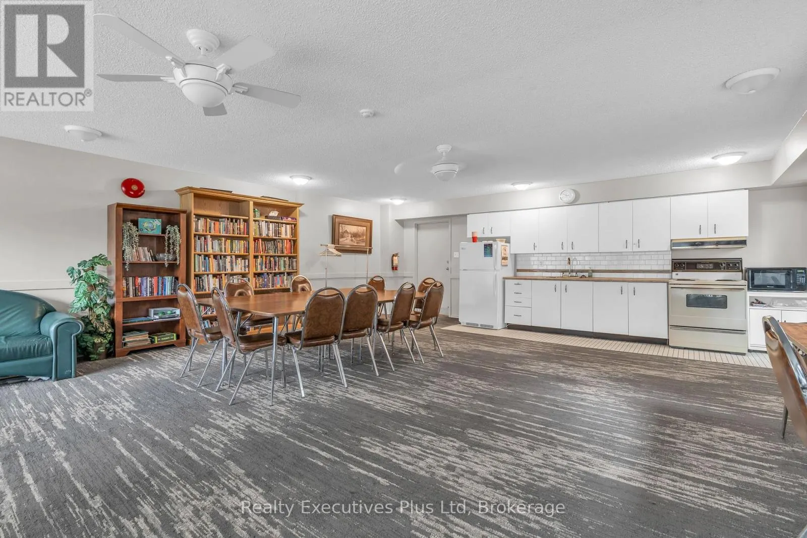 902 - 358 WATERLOO AVENUE, #902