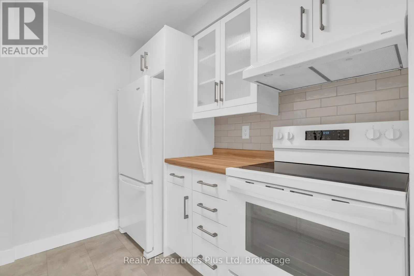 902 - 358 WATERLOO AVENUE, #902