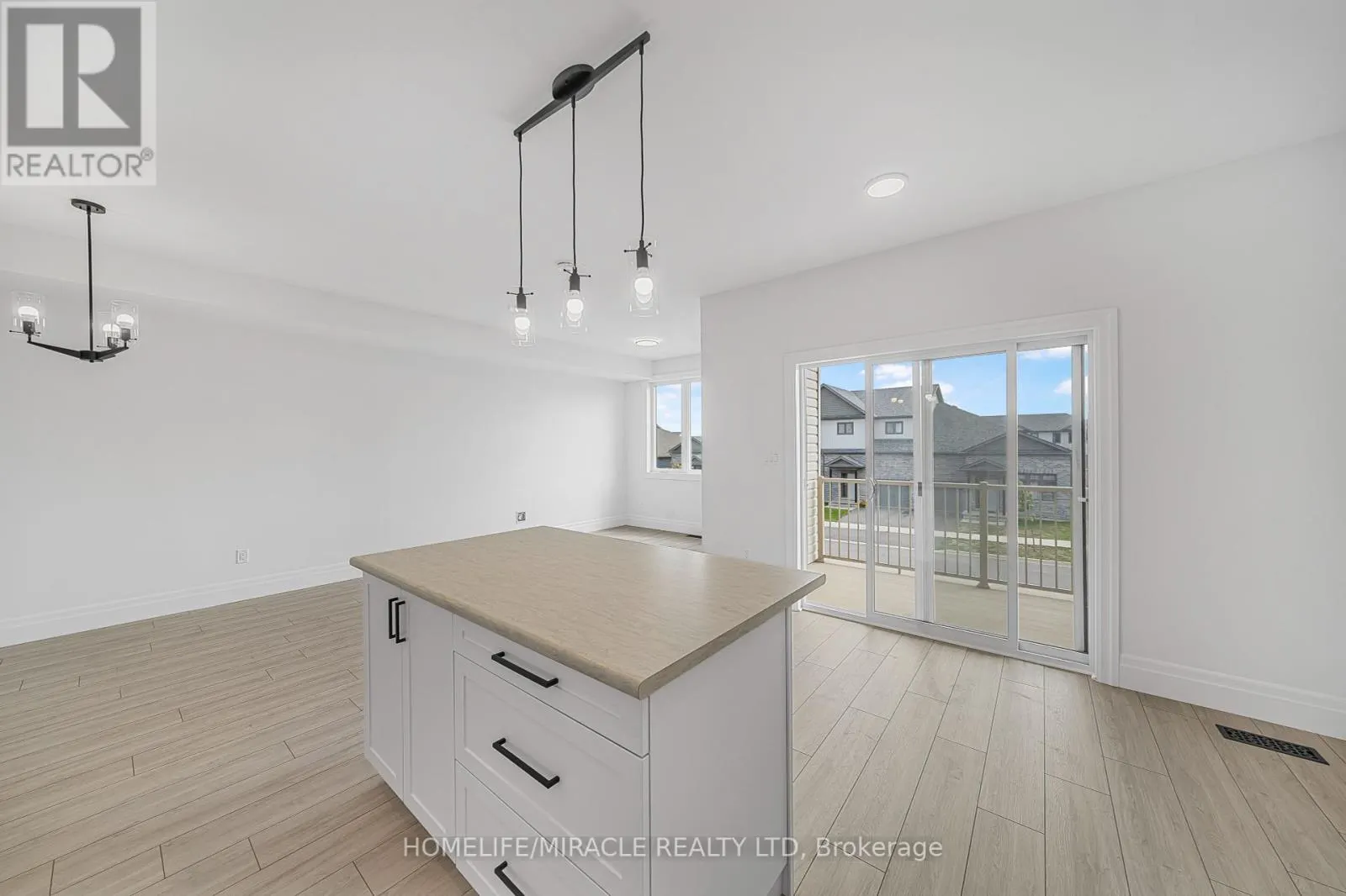 43 MARKLAND AVENUE
