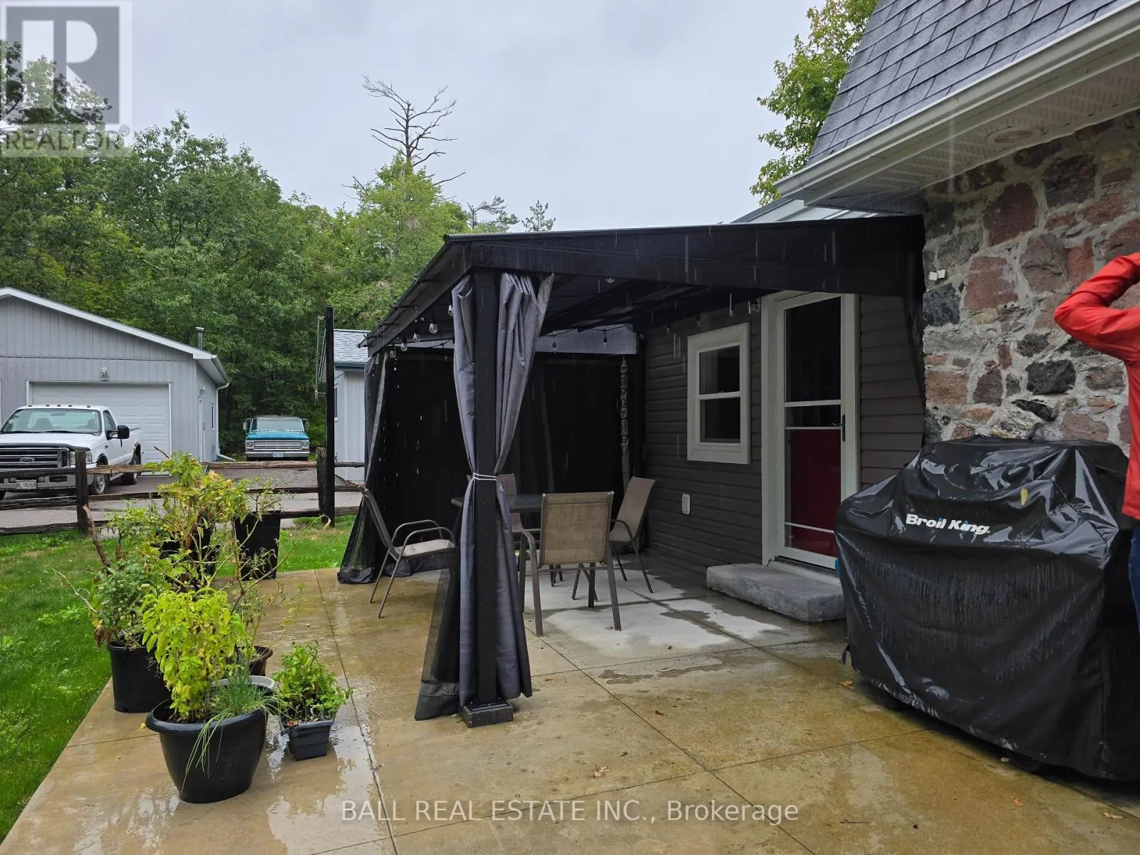 2056 YOUNG'S POINT ROAD