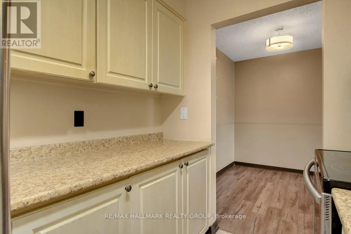 401C - 2041 ARROWSMITH DRIVE