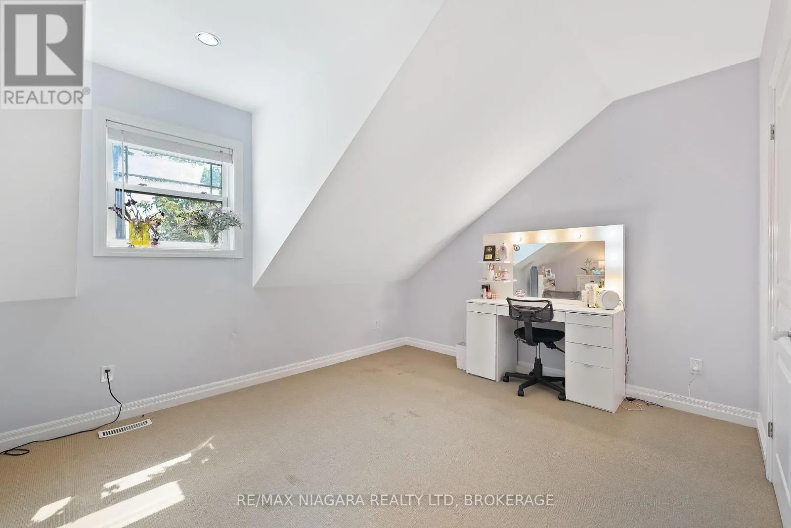1 GRAHAM AVENUE