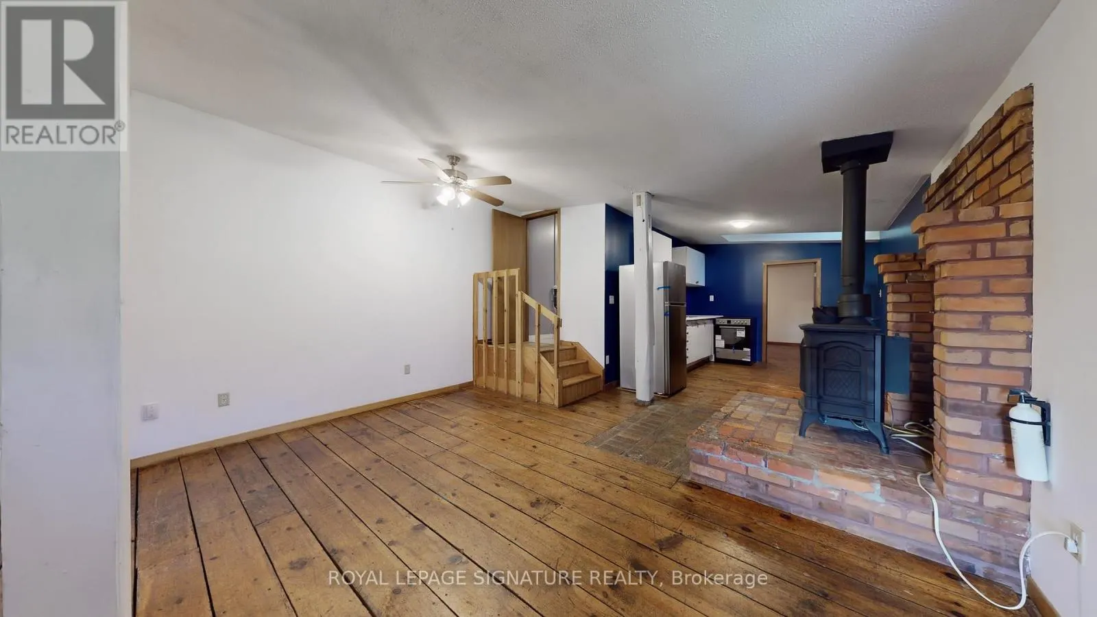 216 BARDEN STREET
