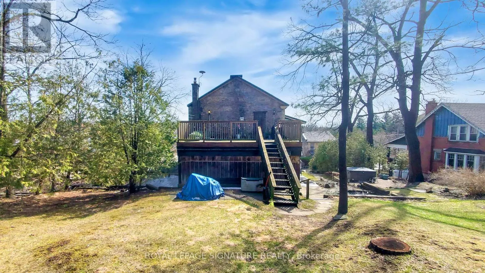 216 BARDEN STREET