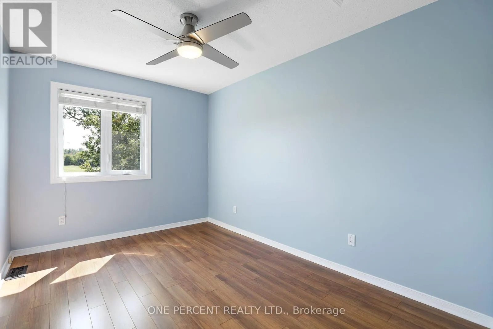29 WINDEYER CRESCENT