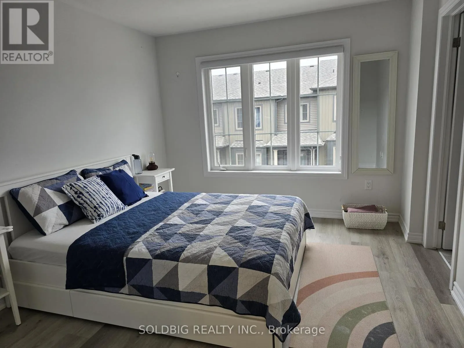 21 - 124 COMPASS TRAIL