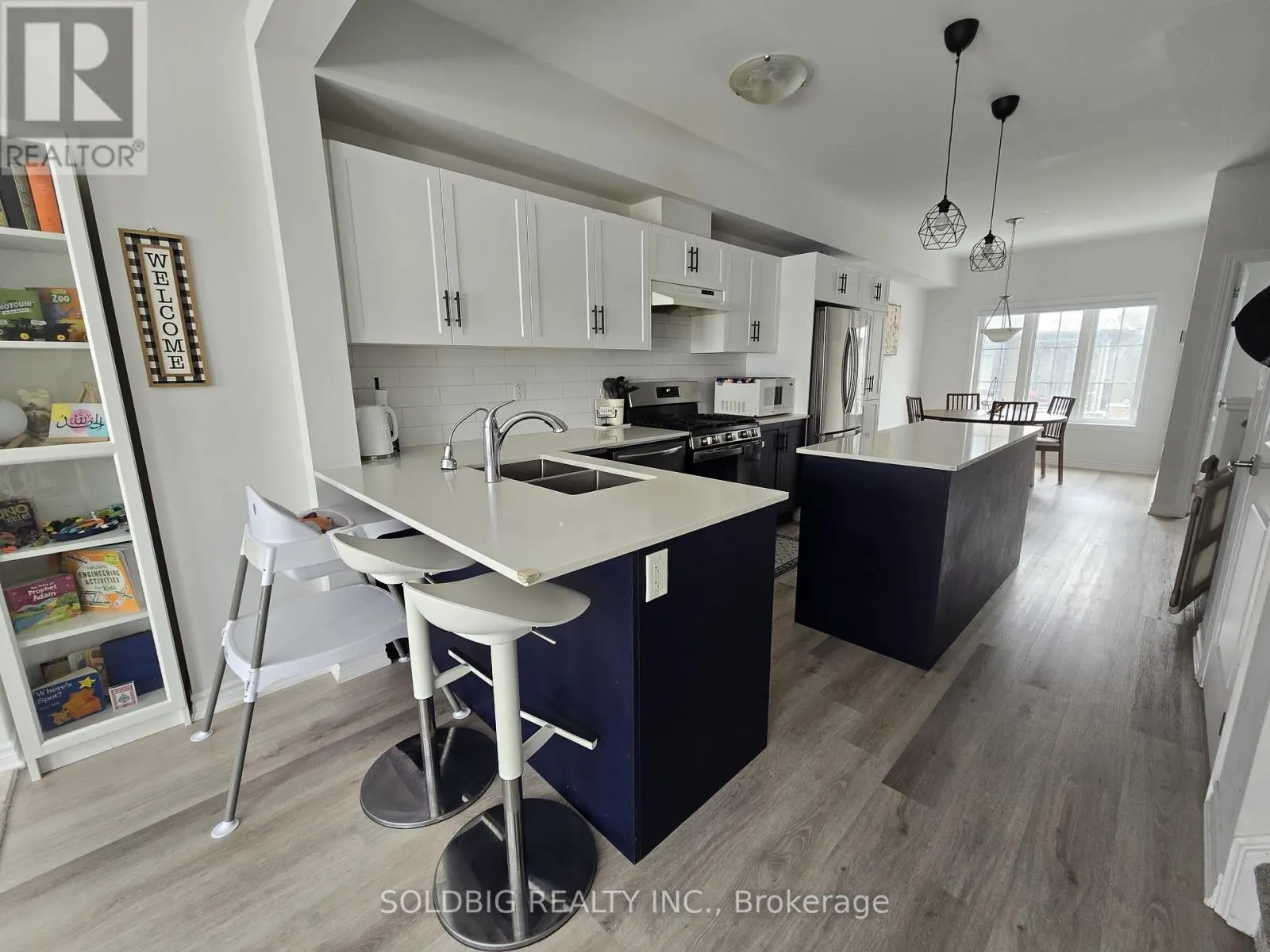 21 - 124 COMPASS TRAIL