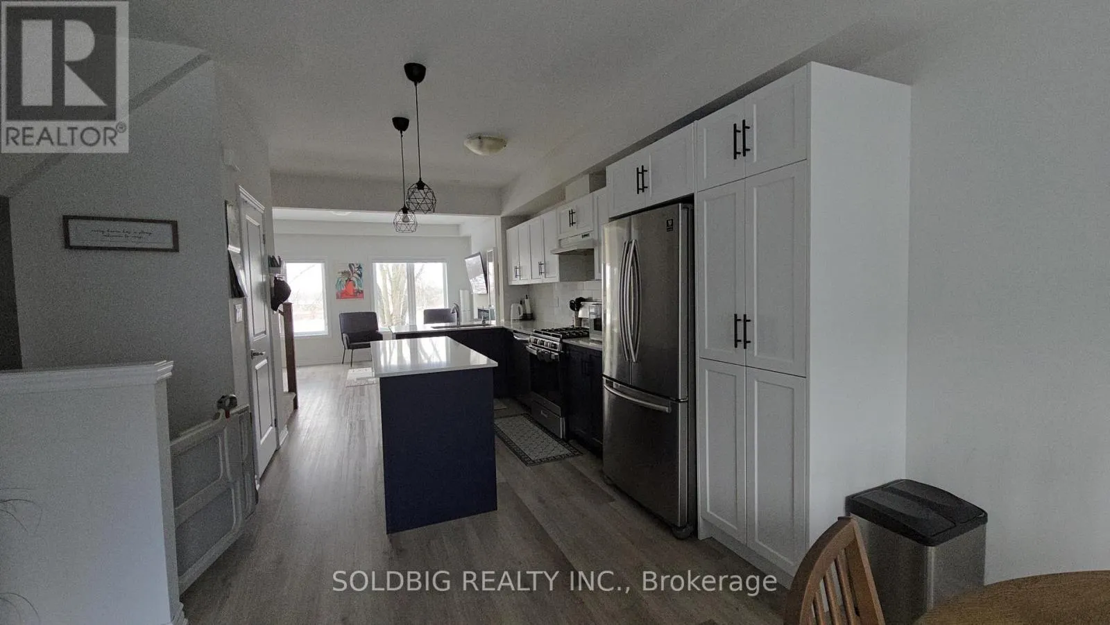 21 - 124 COMPASS TRAIL