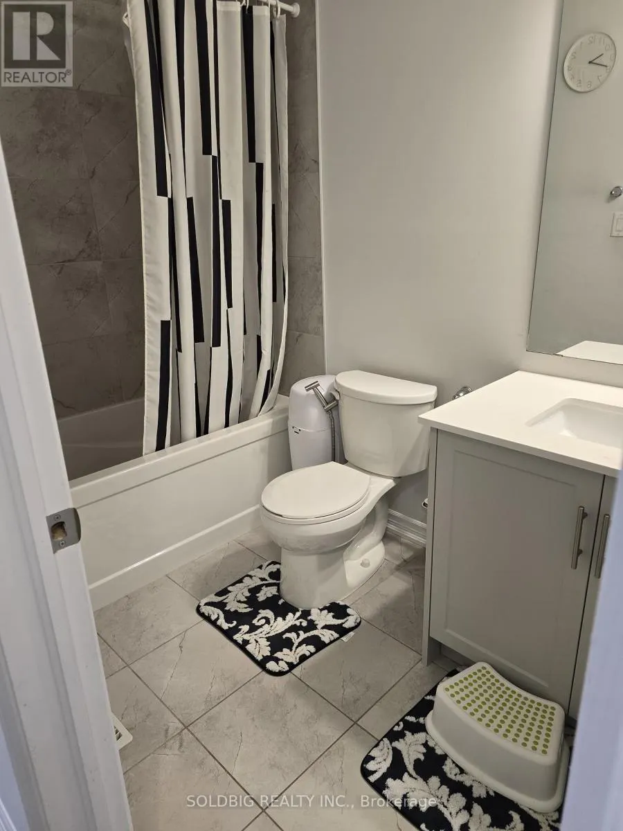 21 - 124 COMPASS TRAIL