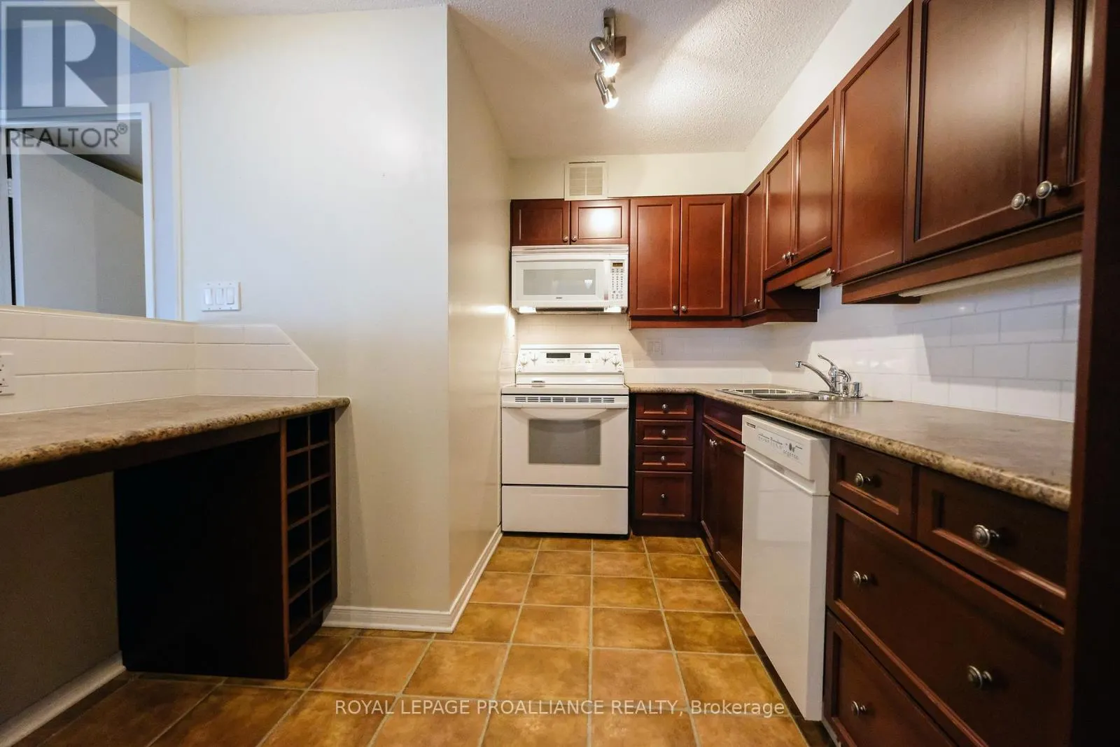 1201 - 350 FRONT STREET, #1201