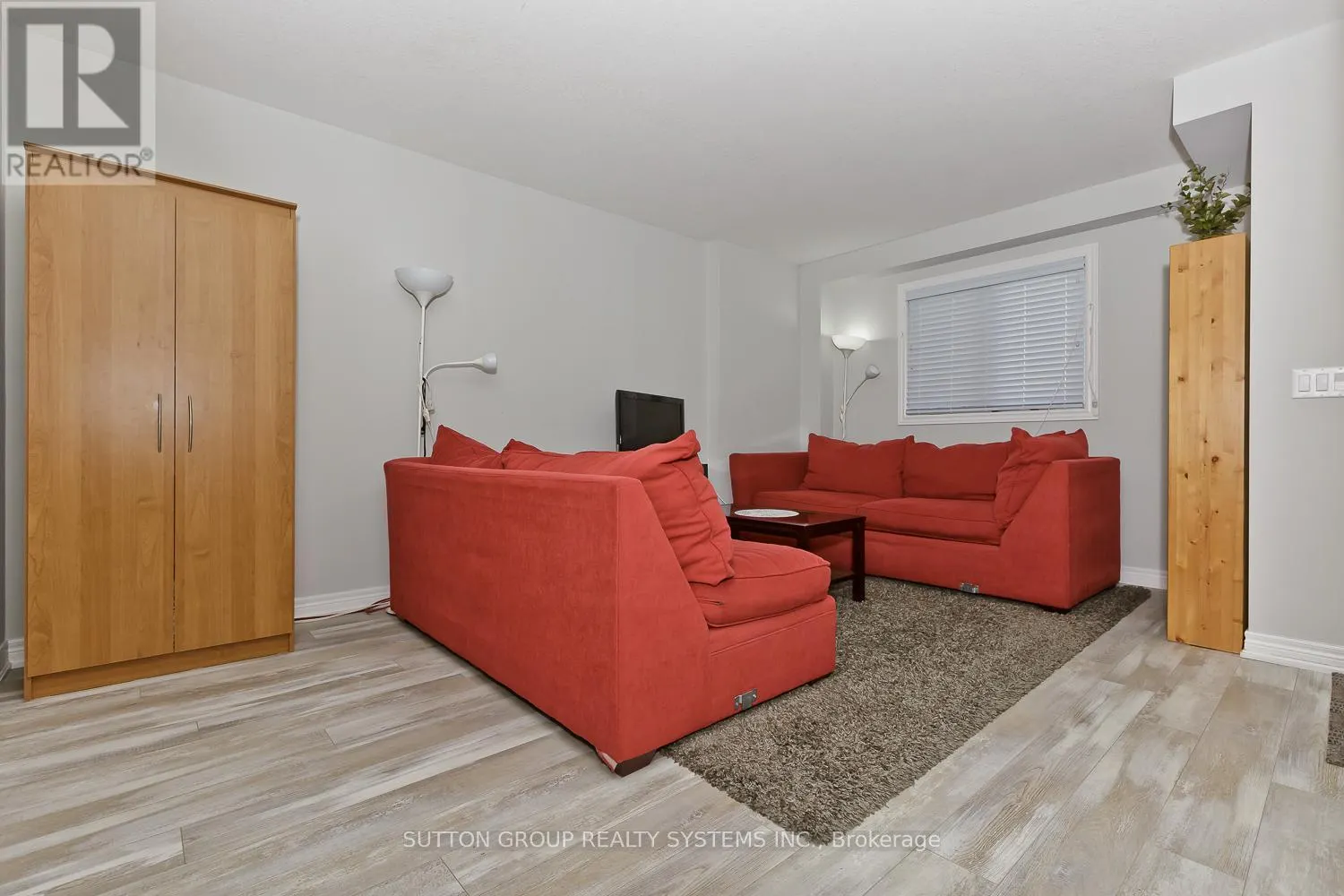 50 - 7768 ASCOT CIRCLE