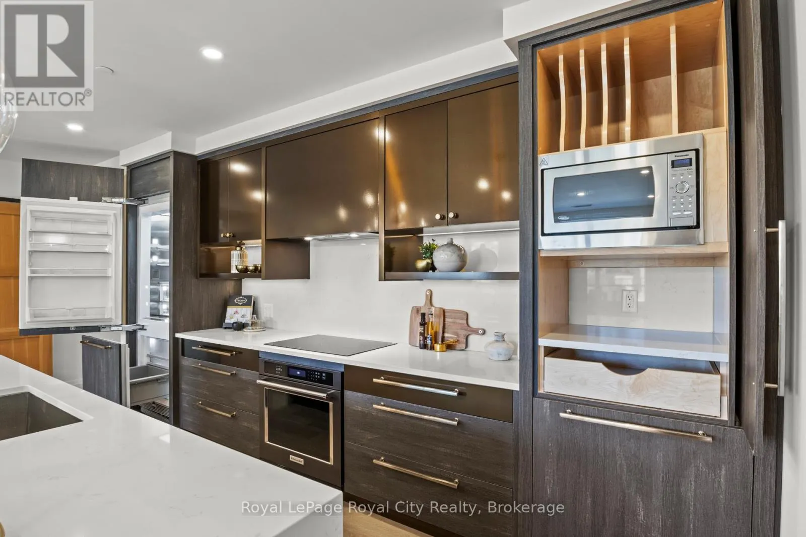 110 - 6523 WELLINGTON 7 ROAD, #110