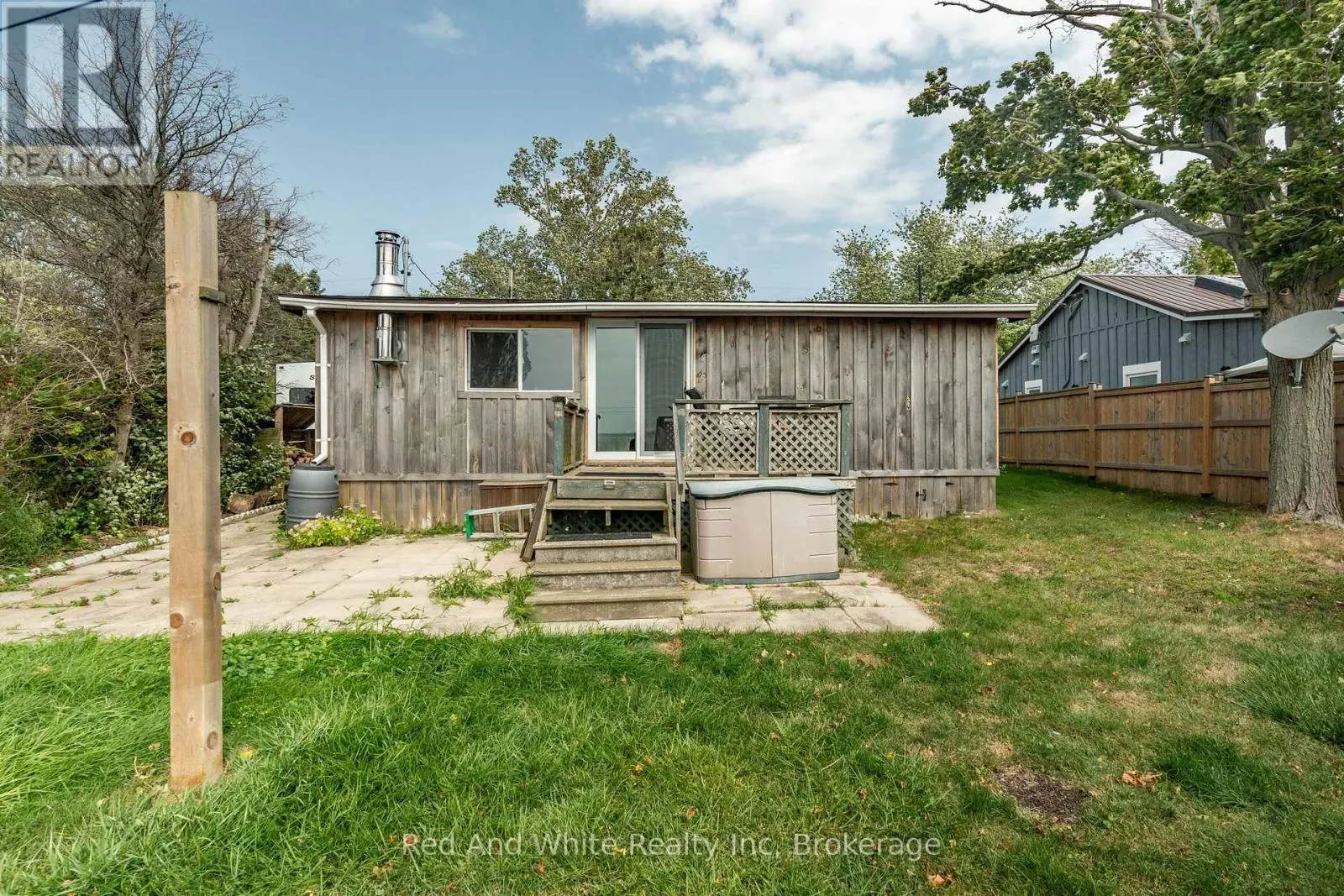 22 ERIEVIEW LANE
