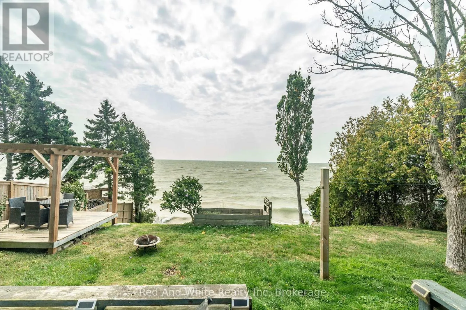 22 ERIEVIEW LANE