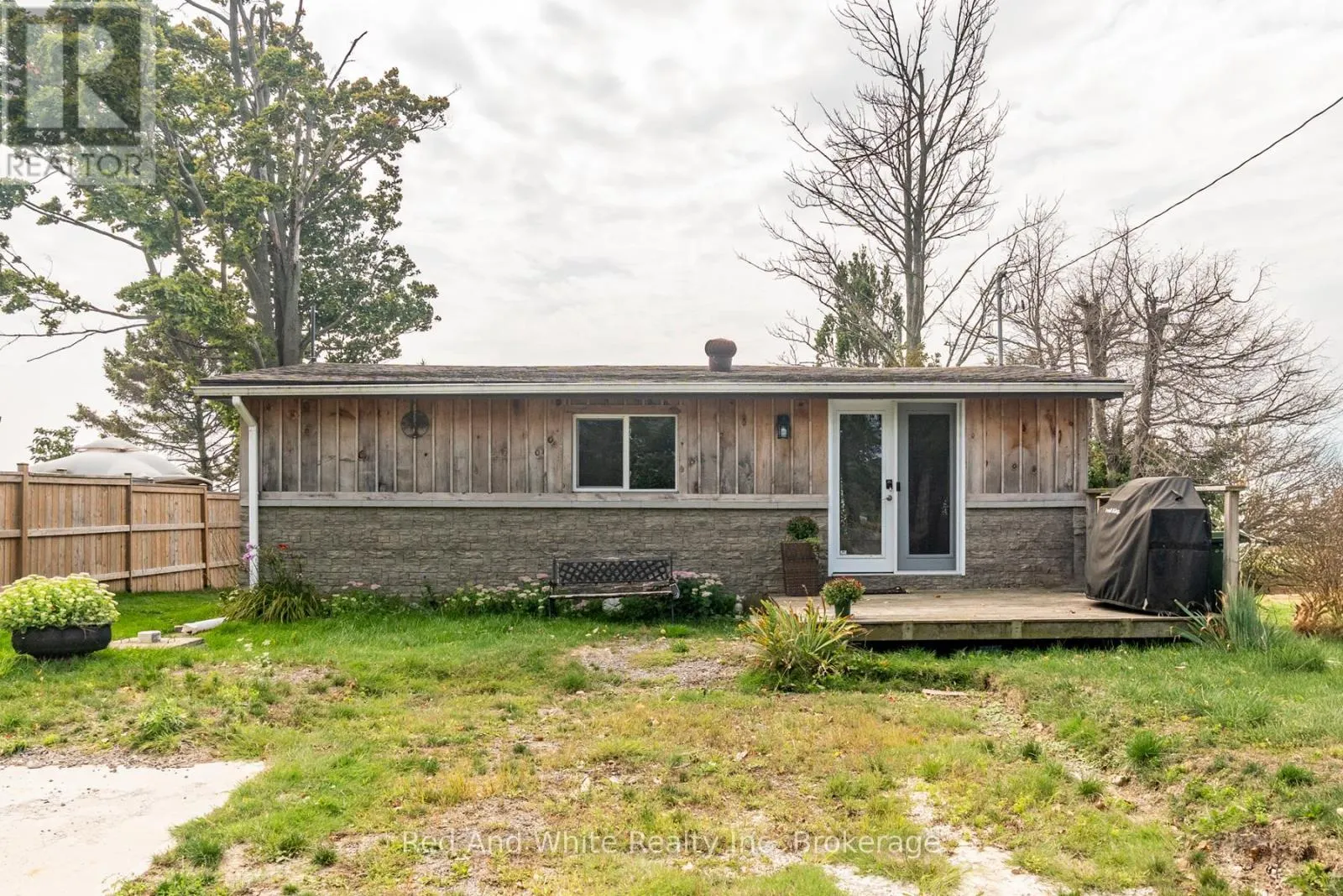 22 ERIEVIEW LANE