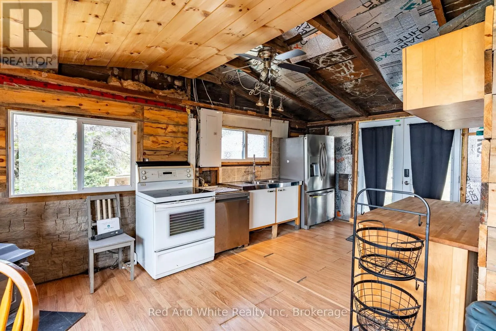 22 ERIEVIEW LANE