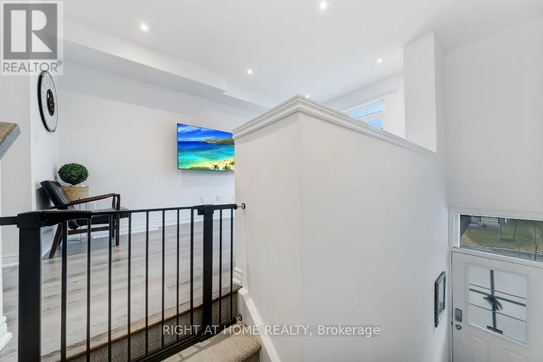 44 - 120 COURT DRIVE
