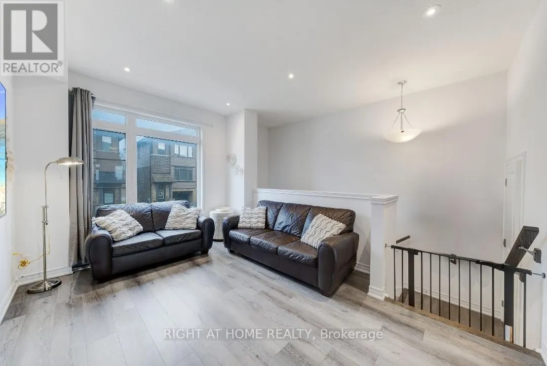 44 - 120 COURT DRIVE
