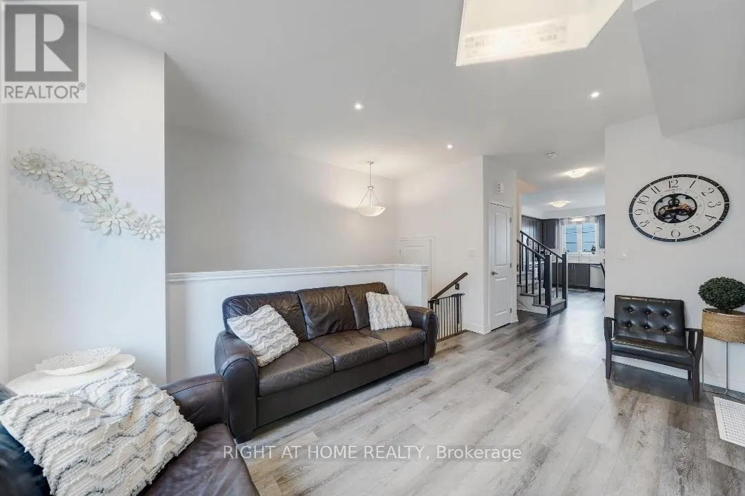 44 - 120 COURT DRIVE