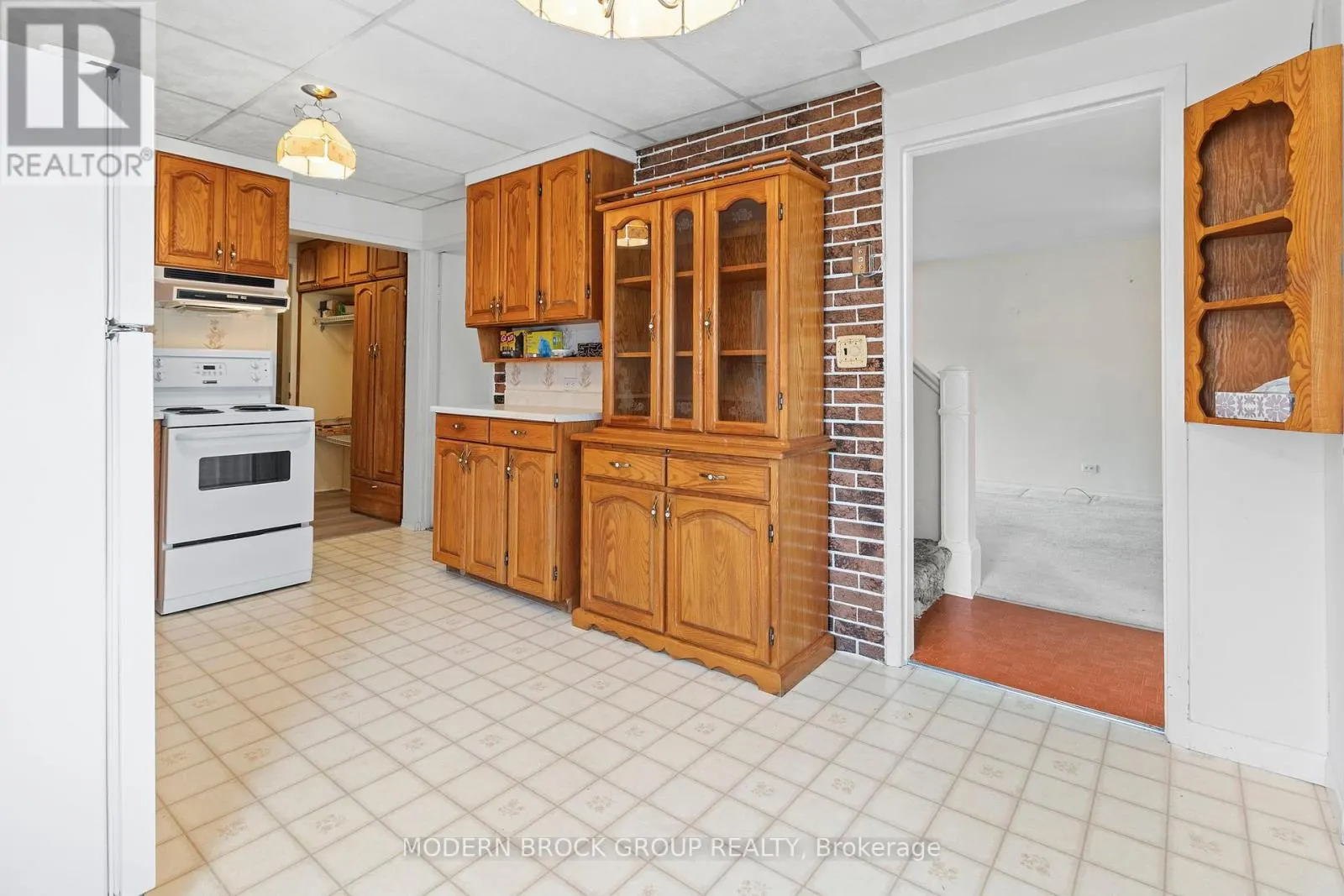 35 BROADWAY AVENUE