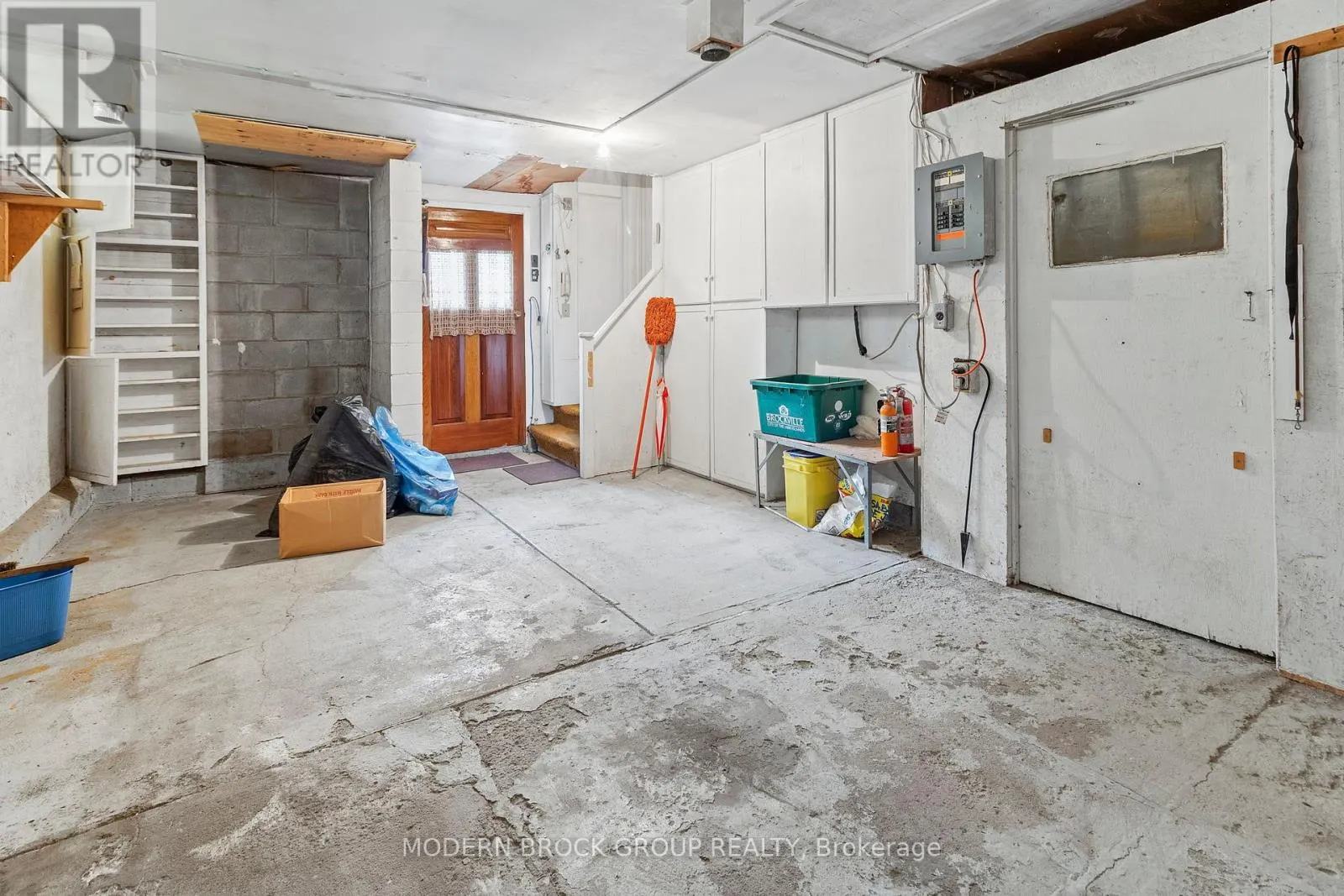 35 BROADWAY AVENUE