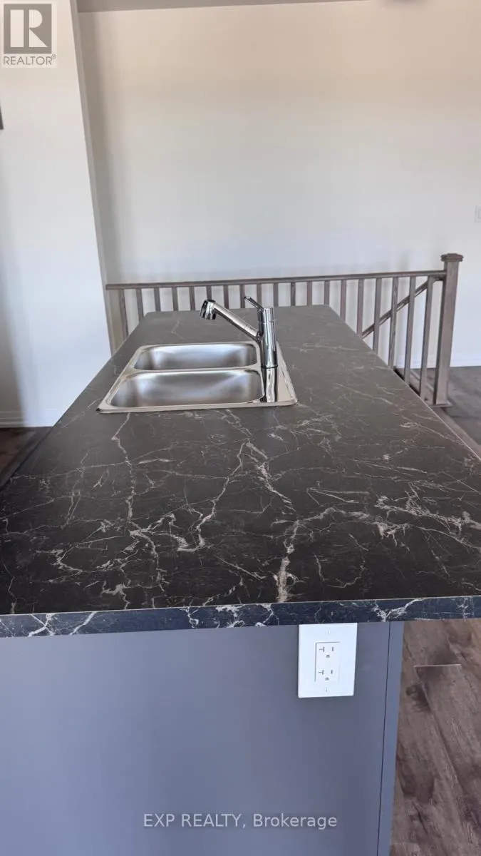 47 STANLEY AVE CRESCENT