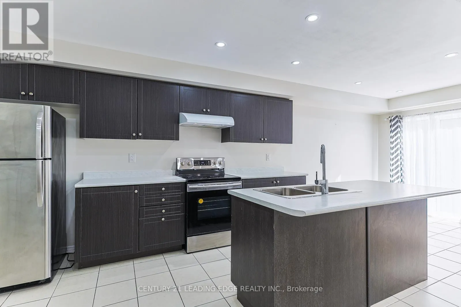 153 THOMPSON ROAD