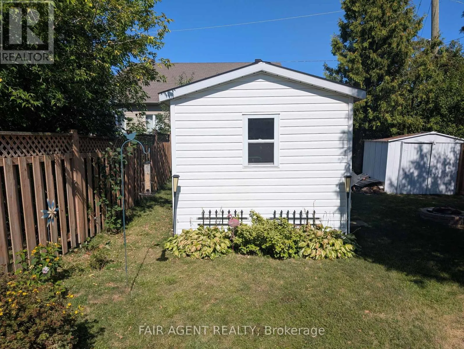 167 EDWARD STREET S
