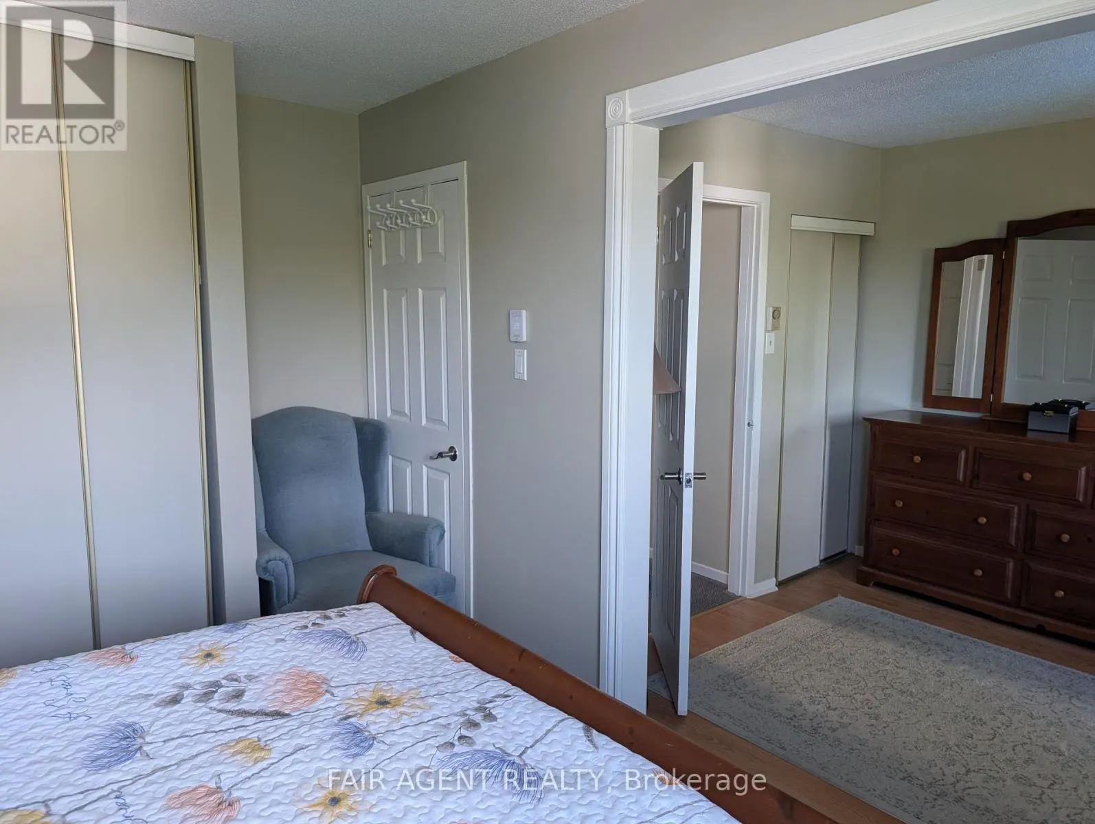 167 EDWARD STREET S