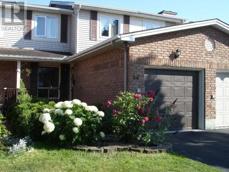 44 BURLINGTON CRESCENT