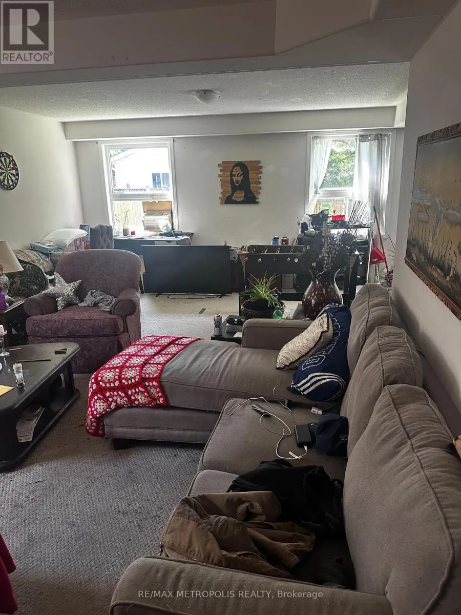 UPPER ROOM1 - 73 SUMMER LANE