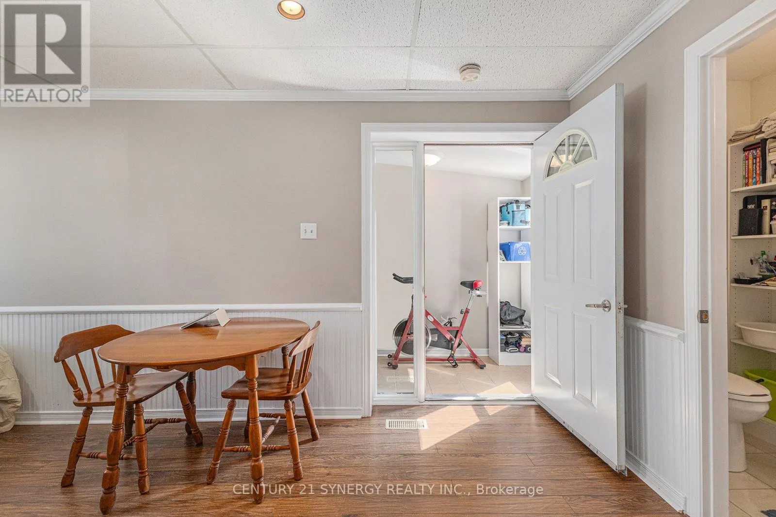 49 MAIN STREET E