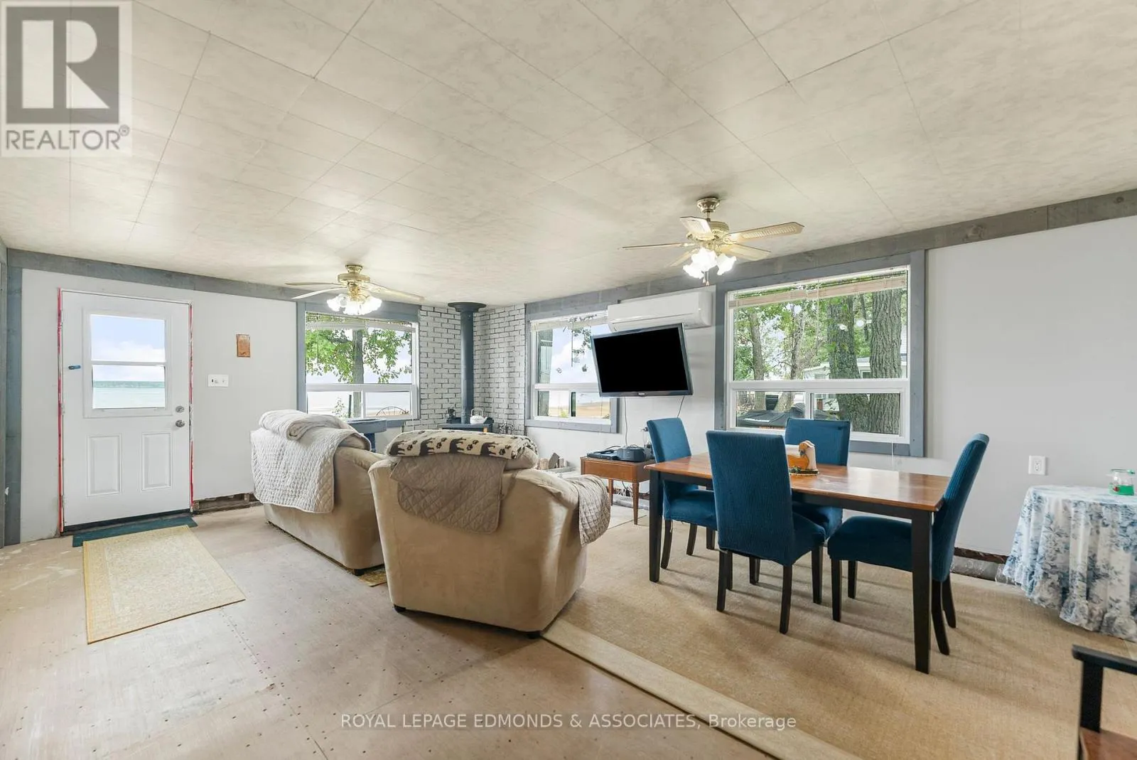 45 GREATVIEW TRAIL