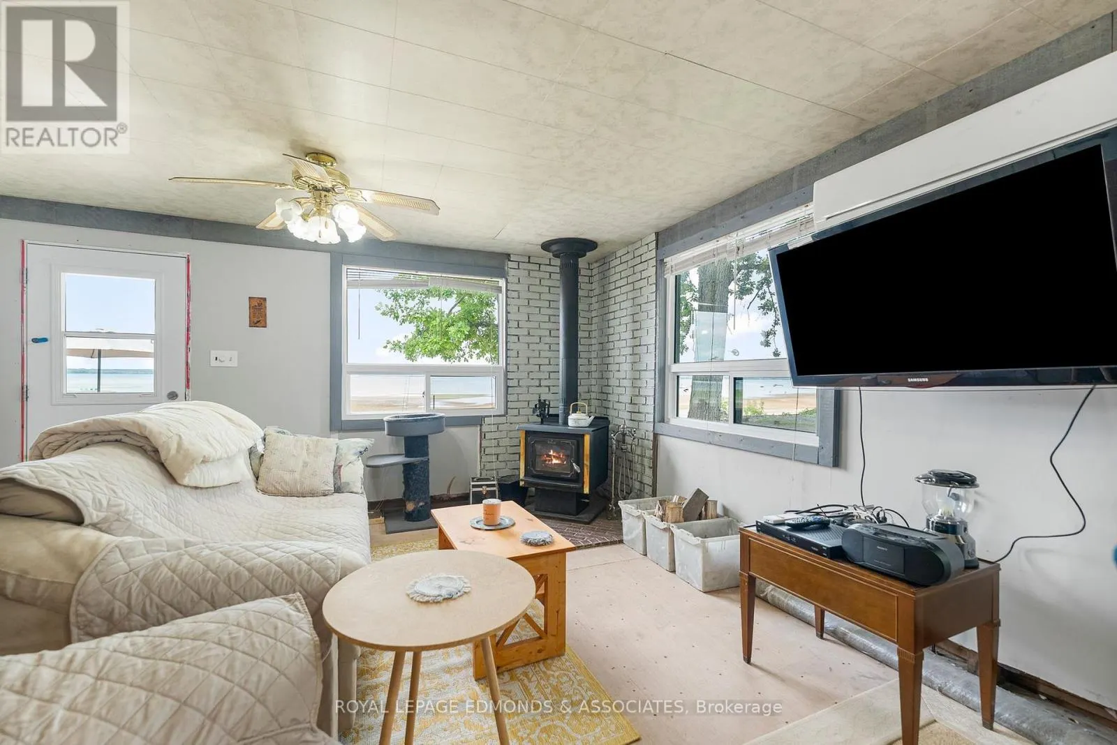 45 GREATVIEW TRAIL