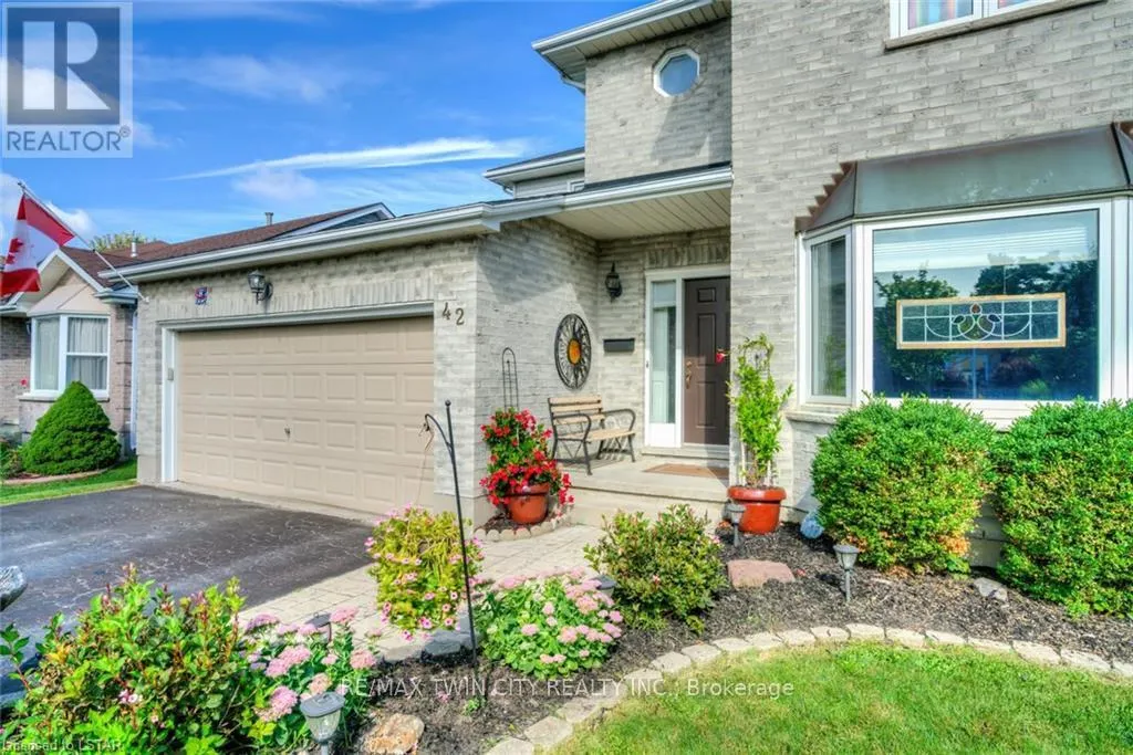 42 REDWOOD LANE