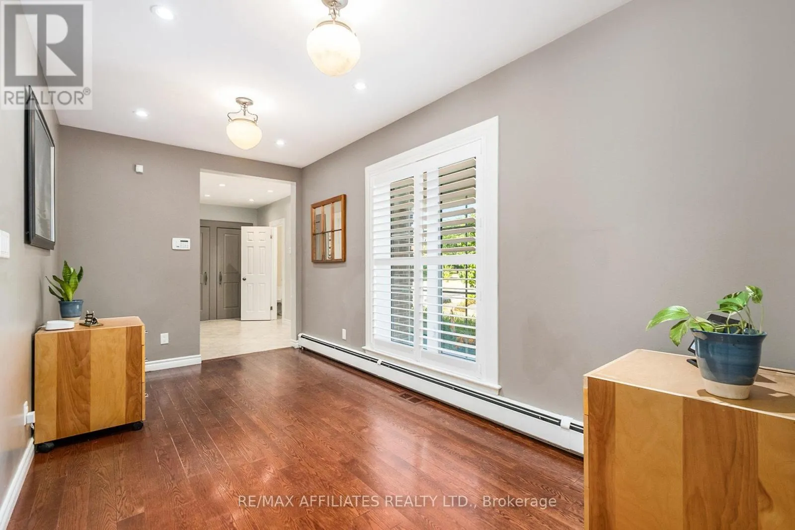 21 CEDAR LANE